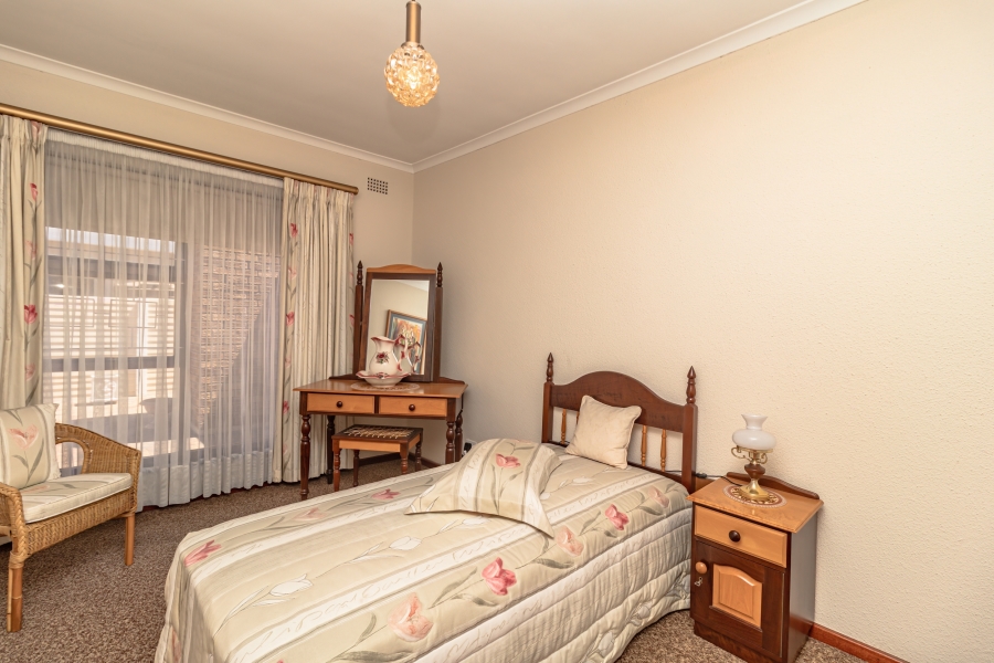 4 Bedroom Property for Sale in Goodwood Park Western Cape